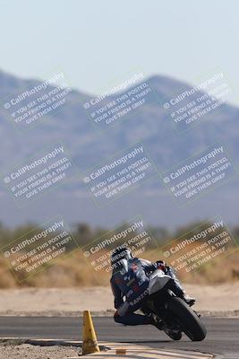 media/Oct-30-2025-Racers Edge (Thu) [[dabbdaf680]]/2-A Group/Session 2 (Turn 16)/